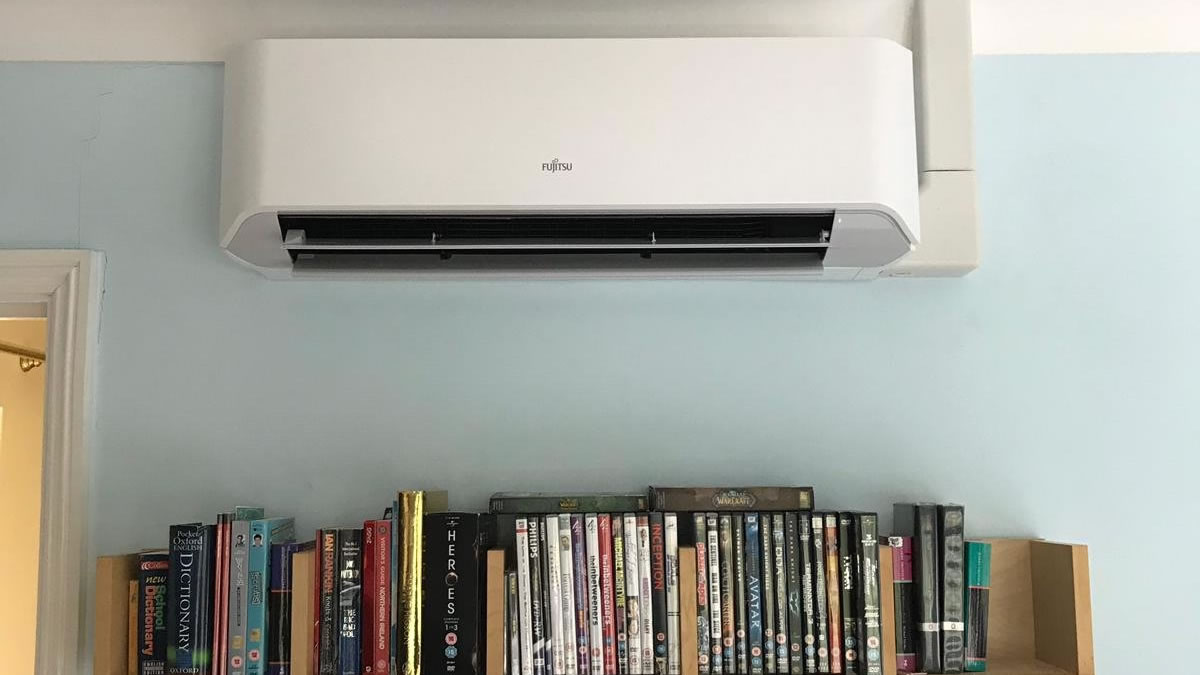 Small air con unit